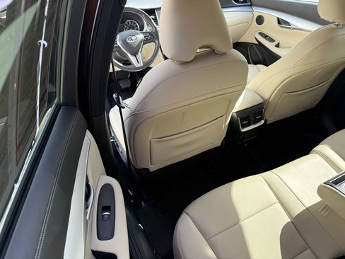 Used 2020 INFINITI QX50 Luxe w/ Navigation Package image 14