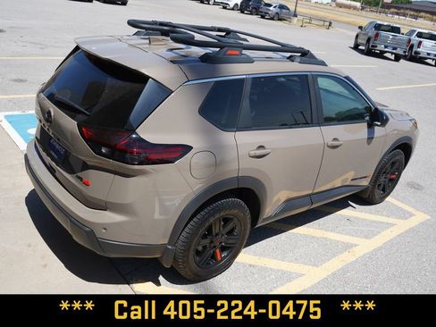 Used 2025 Nissan Rogue SV AWD/4WD image 15