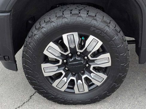 Used 2024 GMC Sierra 3500 Denali w/ Denali Reserve Package AWD/4WD image 14