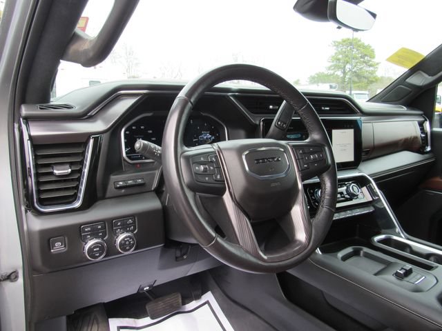 Used 2024 GMC Sierra 2500 Denali Ultimate AWD/4WD image 14