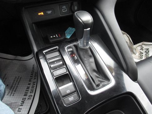 Used 2023 Acura Integra Base 4dr Liftback image 25