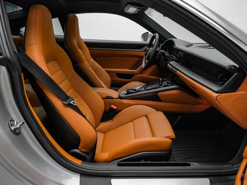 Used 2025 Porsche 911 Carrera image 58