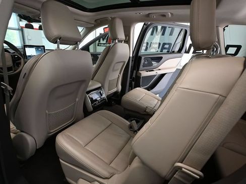 Used 2023 Lincoln Aviator Reserve AWD/4WD image 39