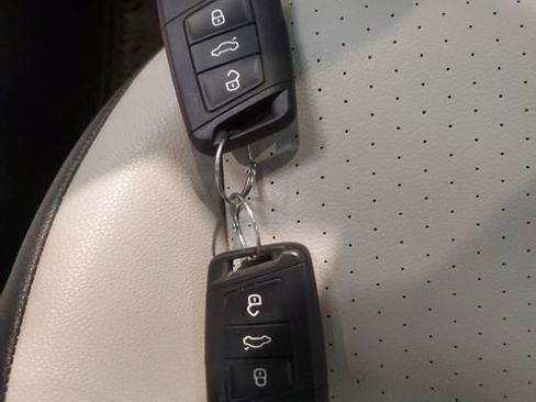 Used 2021 Volkswagen Jetta R-Line image 31