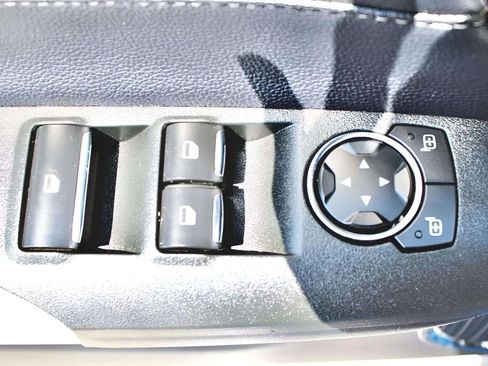 Used 2018 Ford Mustang Premium image 28