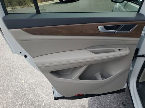 New 2026 Volkswagen Atlas SE FWD image 8