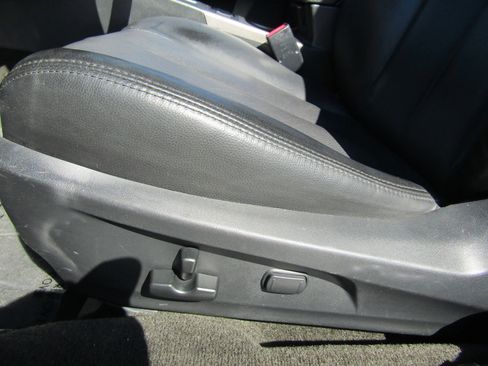 Used 2012 Subaru Outback 2.5i Limited image 16