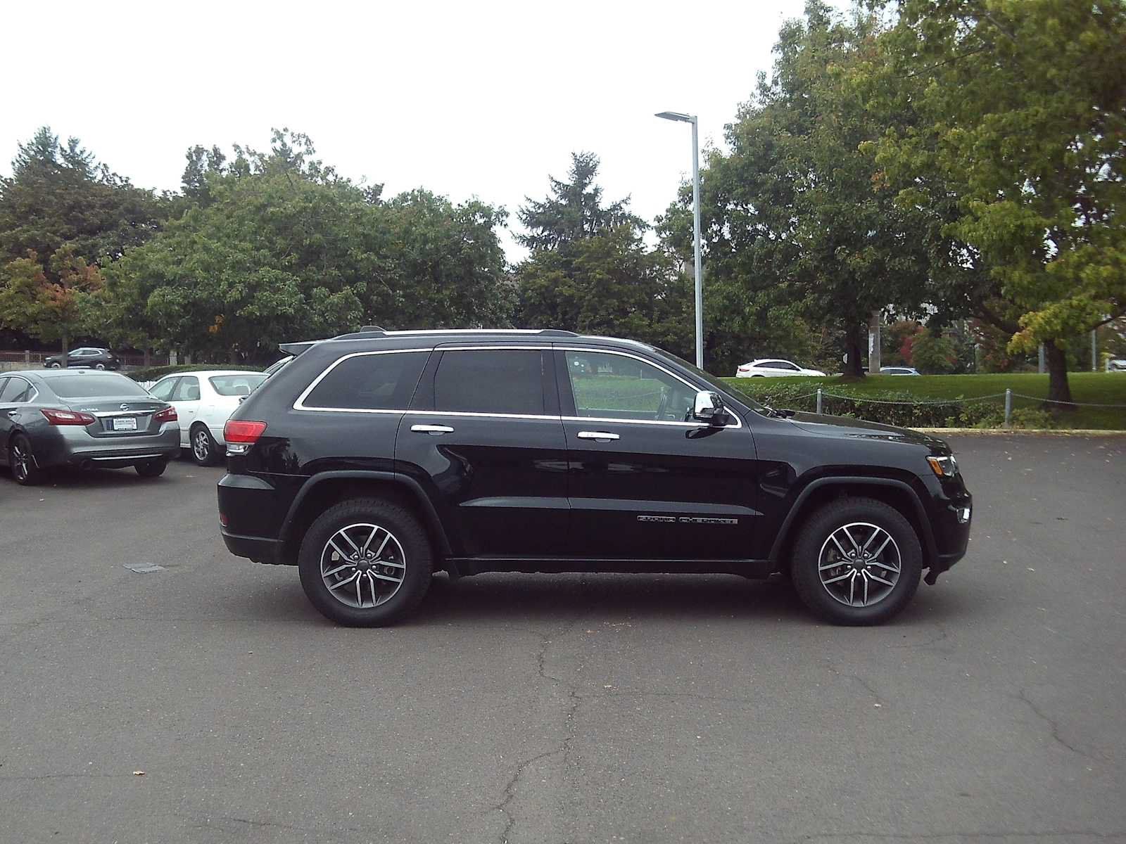 Used 2019 Jeep Grand Cherokee Limited w/ Luxury Group II AWD/4WD image 6