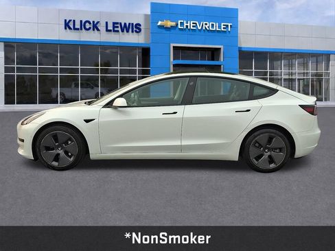Used 2023 Tesla Model 3 Standard Range RWD image 4