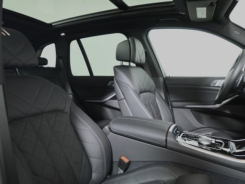 Certified 2025 BMW X5 xDrive50e w/ M Sport Package image 36