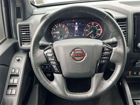 Used 2022 Nissan Frontier PRO-4X w/ Pro-4X Premium Package image 13