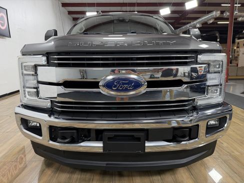 Used 2019 Ford F350 Lariat w/ Lariat Ultimate Package AWD/4WD image 2