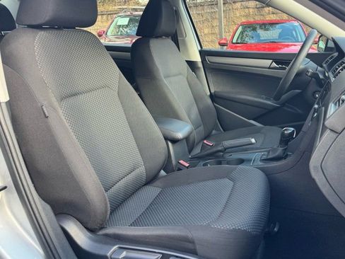 Used 2015 Volkswagen Passat 1.8T S image 18