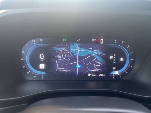 Certified 2025 Volvo XC40 B5 Plus AWD/4WD image 20