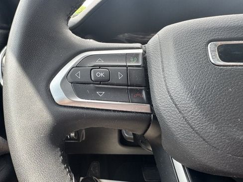 Used 2024 Jeep Compass Latitude AWD/4WD image 17
