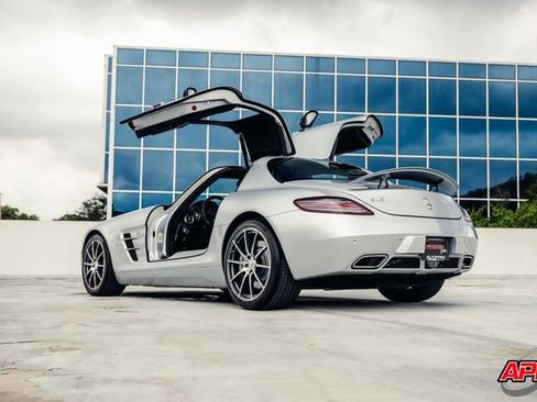 Used 2011 Mercedes-Benz SLS AMG Coupe image 9