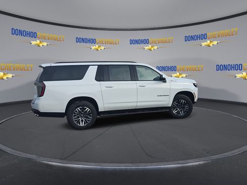 New 2026 Chevrolet Suburban Z71 w/ Comfort Package AWD/4WD image 12