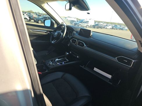 Used 2020 MAZDA CX-5 Touring image 10