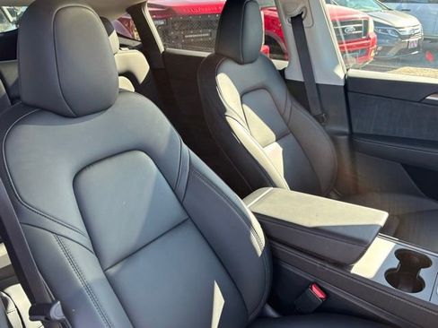 Used 2024 Tesla Model Y Long Range image 24