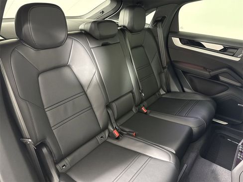 New 2026 Porsche Cayenne S image 22