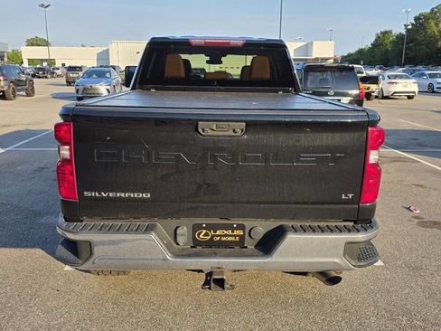 Used 2024 Chevrolet Silverado 2500 LT AWD/4WD image 3