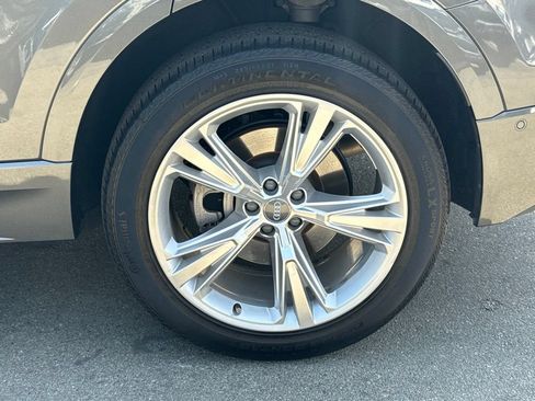 Used 2019 Audi Q8 Premium Plus w/ Premium Plus AWD/4WD image 21
