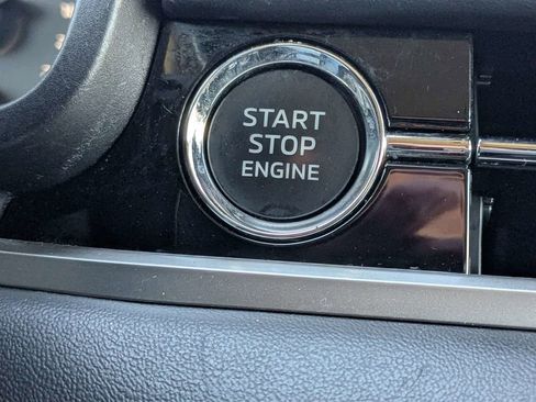 Used 2024 Mitsubishi Outlander SE image 32