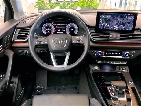 Used 2021 Audi Q5 Prestige w/ Prestige Package AWD/4WD image 5