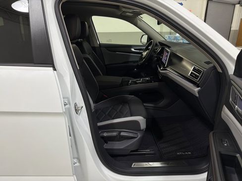 New 2026 Volkswagen Atlas Peak Edition AWD/4WD image 37