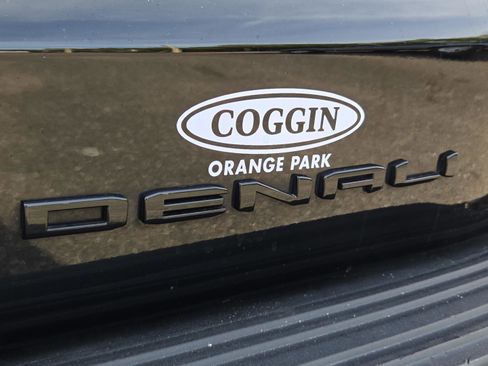 Certified 2023 GMC Yukon Denali Ultimate image 32