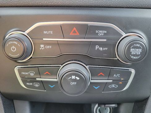 Used 2022 Dodge Charger SXT image 20