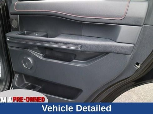 Used 2022 Ford Expedition Limited image 16