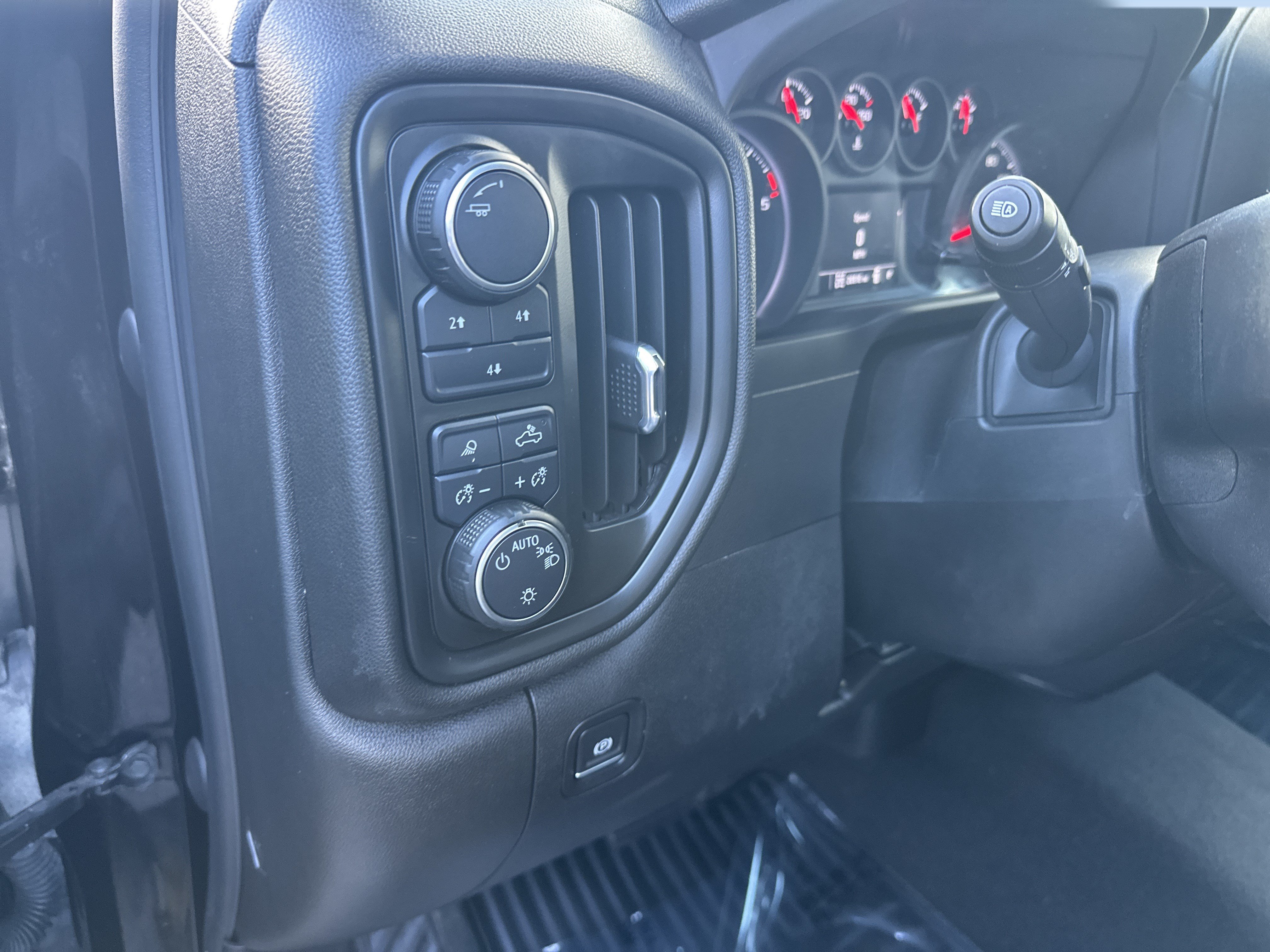 Certified 2024 Chevrolet Silverado 2500 Custom w/ Custom Value Package AWD/4WD image 18