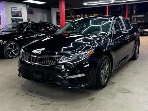 Used 2020 Kia Optima LX FWD image 1