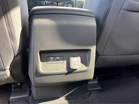 Used 2025 Nissan Frontier SV RWD image 28