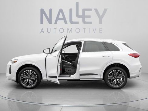Used 2025 Audi Q5 Premium w/ Premium Plus AWD/4WD image 4