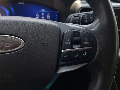 Used 2020 Ford Explorer Platinum w/ Premium Technology Package AWD/4WD image 18