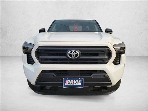 Used 2025 Toyota Tacoma SR image 2