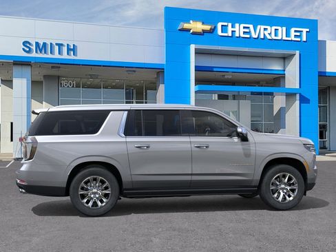 New 2026 Chevrolet Suburban Premier image 5