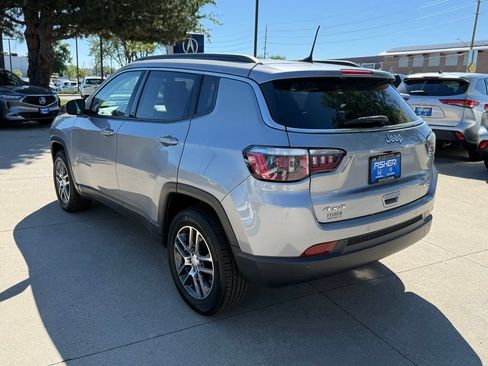 Used 2017 Jeep Compass Latitude w/ Popular Equipment Group AWD/4WD image 6