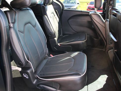 Used 2023 Chrysler Pacifica Limited w/ Uconnect Theater Family Group AWD/4WD image 51