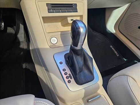 Used 2017 Volkswagen Tiguan SEL image 12