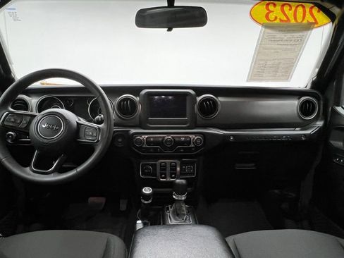 Used 2023 Jeep Wrangler Willys image 8