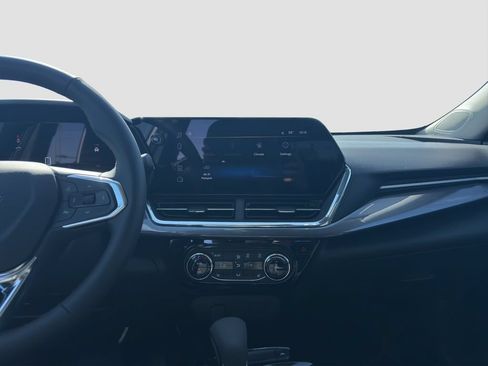 New 2026 Chevrolet Trax ACTIV w/ Sunroof Package FWD image 15