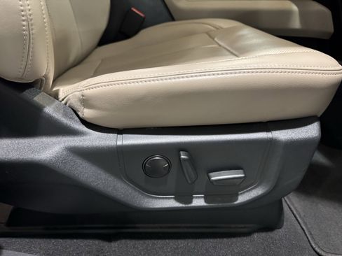 Used 2024 Ford Expedition Max XLT image 62