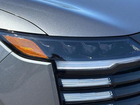 New 2026 Nissan Kicks SR FWD image 30