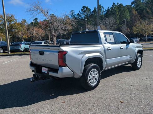 Used 2025 Toyota Tacoma SR5 image 5
