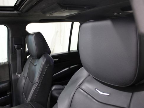 Used 2019 Cadillac Escalade ESV Platinum image 4