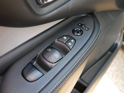 Certified 2024 Nissan Murano SV w/ SV Midnight Edition Package image 19