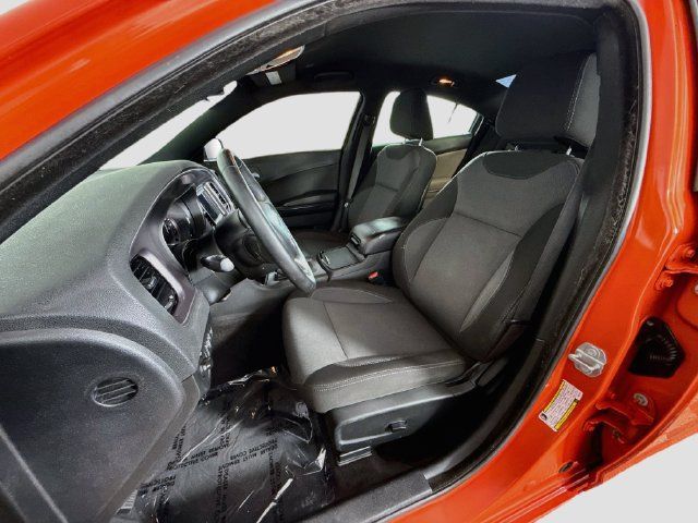 Used 2018 Dodge Charger SXT w/ Blacktop Package RWD image 21